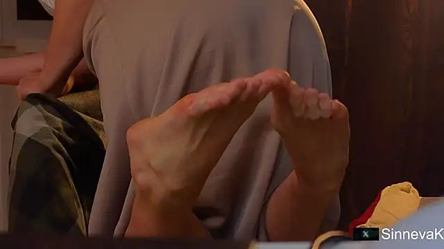 Snapshot of sinteas chatting on 11.30.25 sinteas online show from 11.30.25