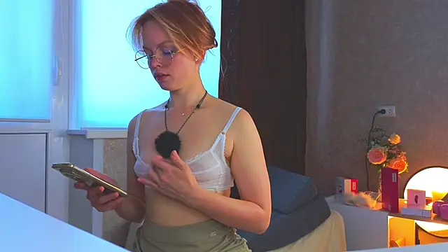 Snapshot of sinteas chatting on 06.30.26 sinteas online show from 06.30.26
