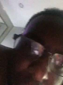 Snapshot of Londonfrotadejr chatting on 12.03.24 Londonfrotadejr online show from 12.03.24