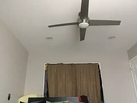 Snapshot of Londonfrotadejr chatting on 12.08.24 Londonfrotadejr online show from 12.08.24