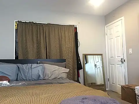 Snapshot of Londonfrotadejr chatting on 01.27.25 Londonfrotadejr online show from 01.27.25