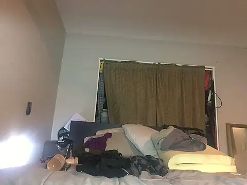 Snapshot of Londonfrotadejr chatting on 02.01.25 Londonfrotadejr online show from 02.01.25