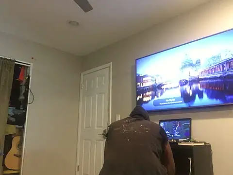 Snapshot of Londonfrotadejr chatting on 02.23.25 Londonfrotadejr online show from 02.23.25