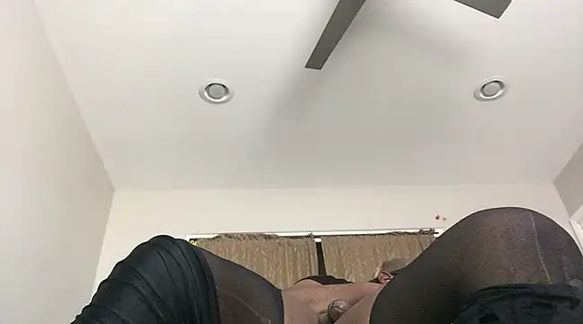 Snapshot of Londonfrotadejr chatting on 02.23.25 Londonfrotadejr online show from 02.23.25