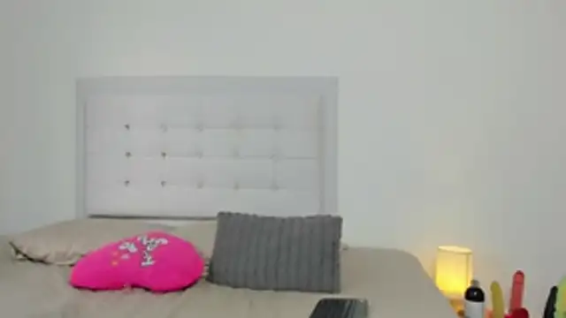 Snapshot of Sofia_Blosom chatting on 10.29.25 Sofia Blosom online show from 10.29.25