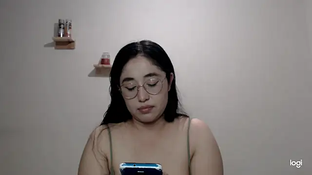 YummymeowW online show from 10.26.25