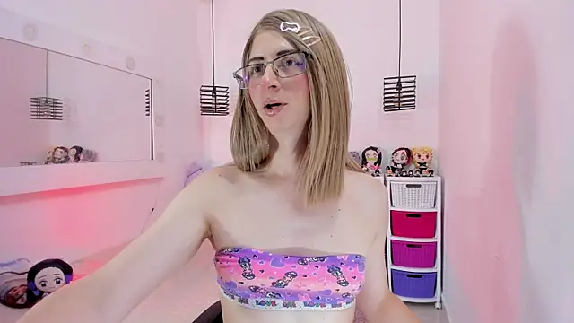 Snapshot of KimberlyJohnsoon chatting on 04.17.26 KimberlyJohnsoon online show from 04.17.26