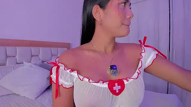 Snapshot of mia_hank chatting on 10.18.25 mia hank online show from 10.18.25