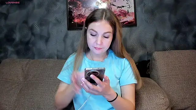 CassieMils online show from 11.05.25