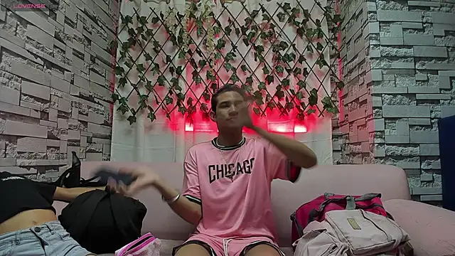 Snapshot of red_point_x chatting on 02.09.25 red point x online show from 02.09.25