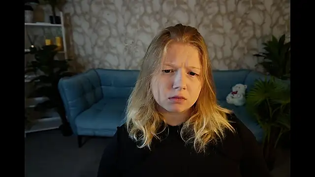 Snapshot of Tinker_Belll chatting on 09.29.25 Tinker Belll online show from 09.29.25