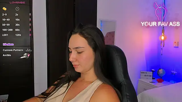 Snapshot of ava_blue chatting on 01.28.25 ava blue online show from 01.28.25