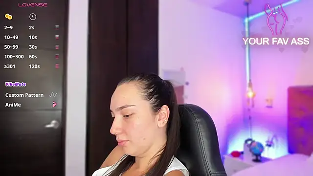 Snapshot of ava_blue chatting on 02.09.25 ava blue online show from 02.09.25