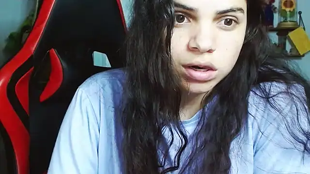 Snapshot of Nikkykora15 chatting on 01.05.25 Nikkykora15 online show from 01.05.25