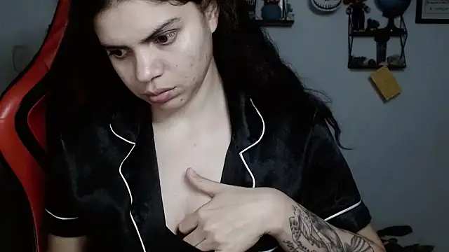 Snapshot of Nikkykora15 chatting on 02.25.25 Nikkykora15 online show from 02.25.25