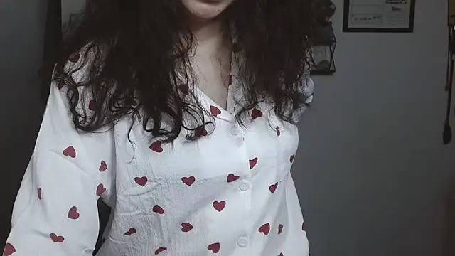 Snapshot of Nikkykora15 chatting on 10.18.25 Nikkykora15 online show from 10.18.25