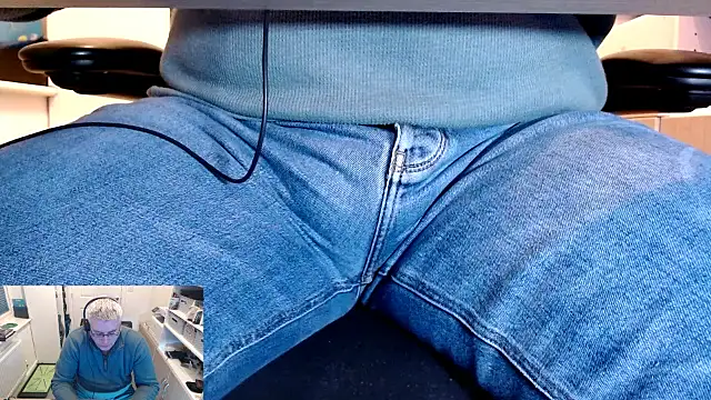 Snapshot of RicRockhard chatting on 02.03.26 RicRockhard online show from 02.03.26