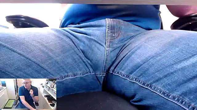 Snapshot of RicRockhard chatting on 02.25.26 RicRockhard online show from 02.25.26