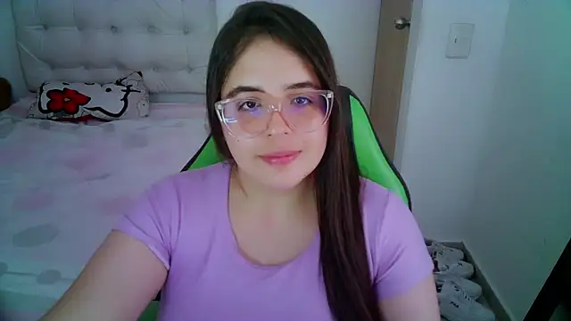 Snapshot of _alicia_z chatting on 12.13.24 alicia z online show from 12.13.24