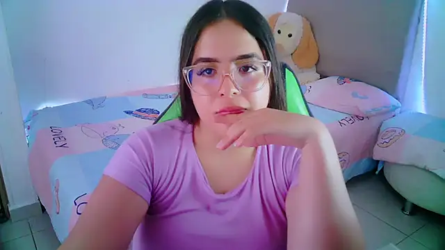 Snapshot of _alicia_z chatting on 01.28.25 alicia z online show from 01.28.25