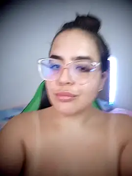 Snapshot of _alicia_z chatting on 02.02.25 alicia z online show from 02.02.25