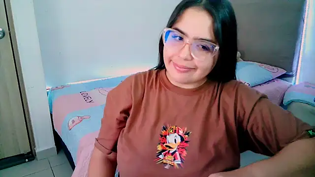 Snapshot of _alicia_z chatting on 02.08.25 alicia z online show from 02.08.25