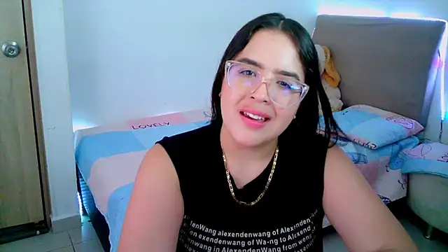 Snapshot of _alicia_z chatting on 02.14.25 alicia z online show from 02.14.25