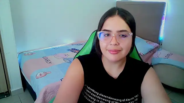 Snapshot of _alicia_z chatting on 02.20.25 alicia z online show from 02.20.25