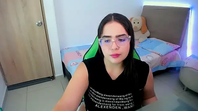 Snapshot of _alicia_z chatting on 02.28.25 alicia z online show from 02.28.25