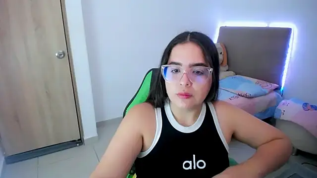 Snapshot of _alicia_z chatting on 03.17.25 alicia z online show from 03.17.25