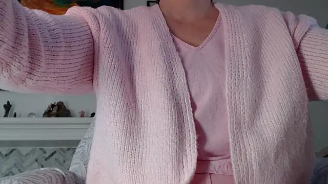 Snapshot of AuroraWillows chatting on 02.04.26 AuroraWillows online show from 02.04.26