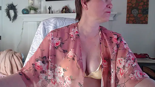 Snapshot of AuroraWillows chatting on 02.06.26 AuroraWillows online show from 02.06.26