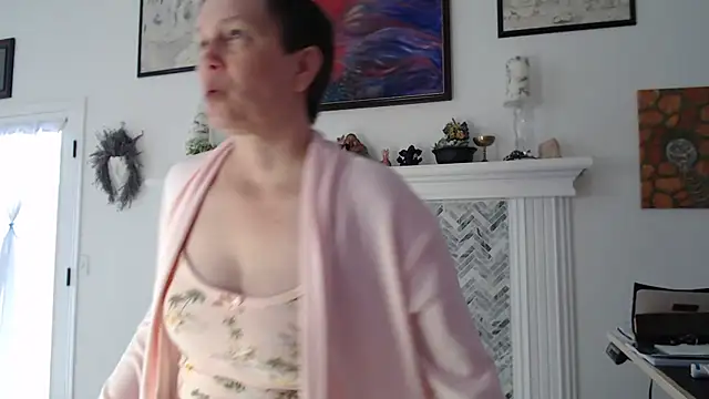 Snapshot of AuroraWillows chatting on 02.14.26 AuroraWillows online show from 02.14.26