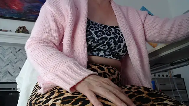 Snapshot of AuroraWillows chatting on 02.21.26 AuroraWillows online show from 02.21.26