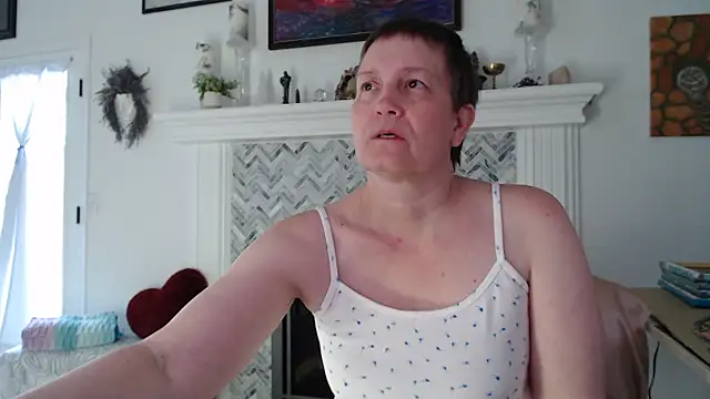 Snapshot of AuroraWillows chatting on 03.10.26 AuroraWillows online show from 03.10.26