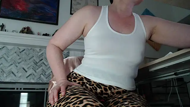 Snapshot of AuroraWillows chatting on 03.22.26 AuroraWillows online show from 03.22.26