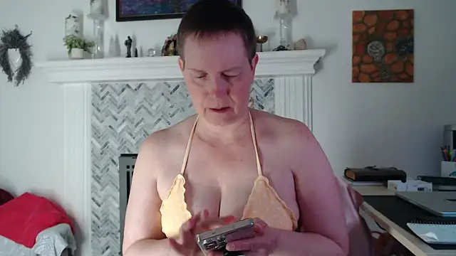 Snapshot of AuroraWillows chatting on 03.25.26 AuroraWillows online show from 03.25.26