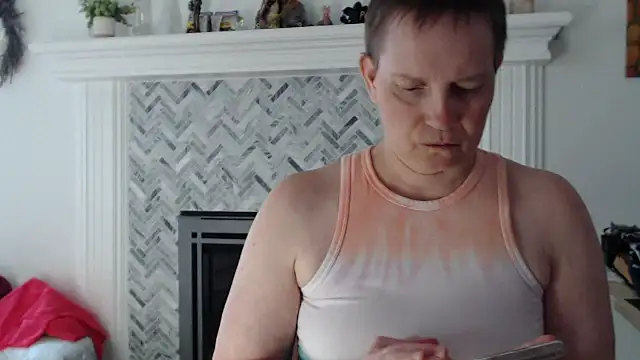 Snapshot of AuroraWillows chatting on 04.03.26 AuroraWillows online show from 04.03.26