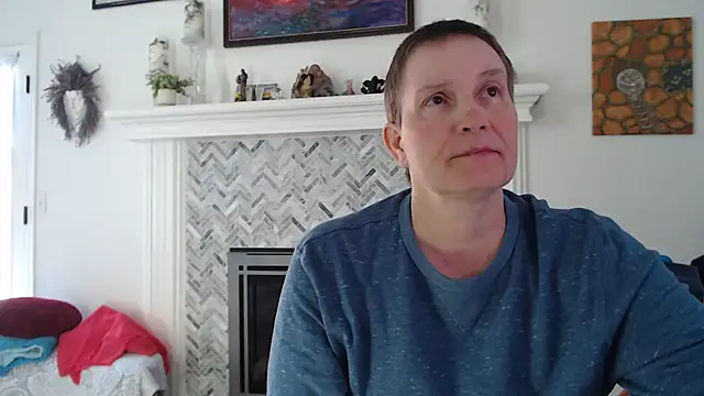 Snapshot of AuroraWillows chatting on 04.04.26 AuroraWillows online show from 04.04.26