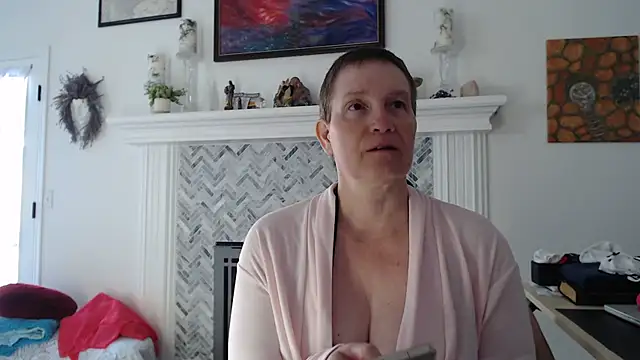 Snapshot of AuroraWillows chatting on 04.08.26 AuroraWillows online show from 04.08.26