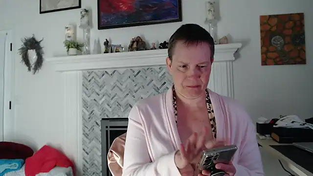 Snapshot of AuroraWillows chatting on 04.09.26 AuroraWillows online show from 04.09.26