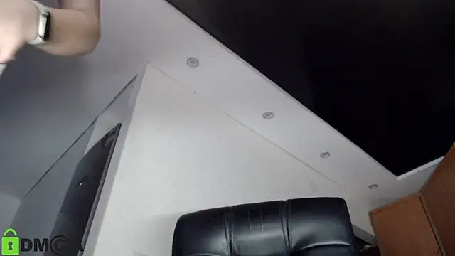 Snapshot of DollySun chatting on 01.28.25 DollySun online show from 01.28.25