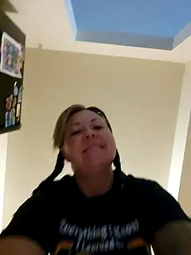 Snapshot of ImpressYouDaily chatting on 02.21.26 ImpressYouDaily online show from 02.21.26