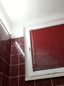 Snapshot of Viola_sweet_honey chatting on 11.04.25 Viola sweet honey online show from 11.04.25