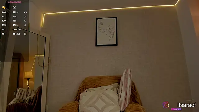 Snapshot of sara_cruz011 chatting on 10.31.25 sara cruz011 online show from 10.31.25