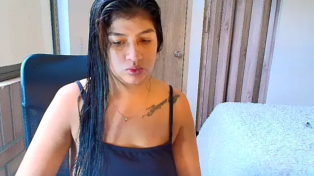 sara2520 online show from 10.15.25