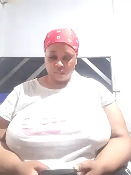 Snapshot of Sexy-queen99xx chatting on 09.19.25 Sexy-queen99xx online show from 09.19.25