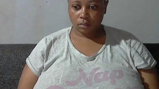 Snapshot of Sexy-queen99xx chatting on 11.14.25 Sexy-queen99xx online show from 11.14.25