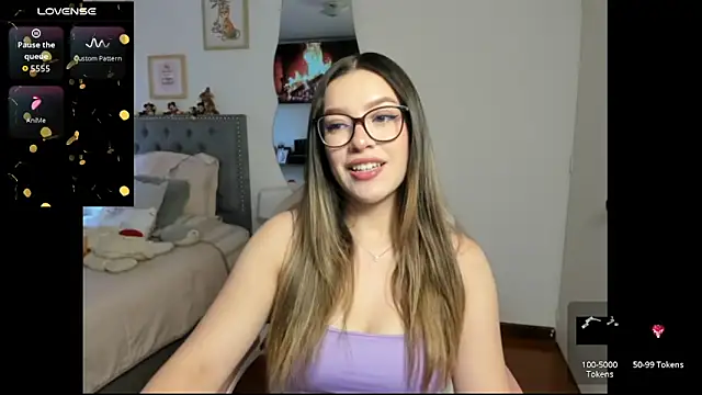 Snapshot of samysweet_8 chatting on 09.20.25 samysweet 8 online show from 09.20.25