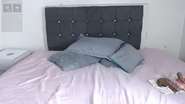 selena yourmilf online show from 02.19.26